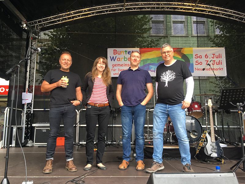 Warburger Bands sorgen beim Feierabendmarkt für Stimmung (links nach rechts: Achim Hoppe, Katharina Störmer, Kristjan Annen, Stefan Störmer).